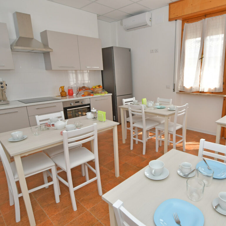 Sala colazioni B&B Linae Alba Adriatica